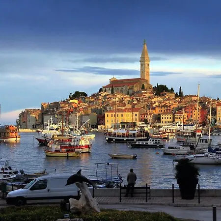 And By The Sea - 19183 * Rovinj